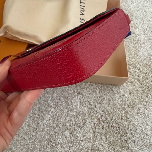 LV red leather - Picture 5 of 6